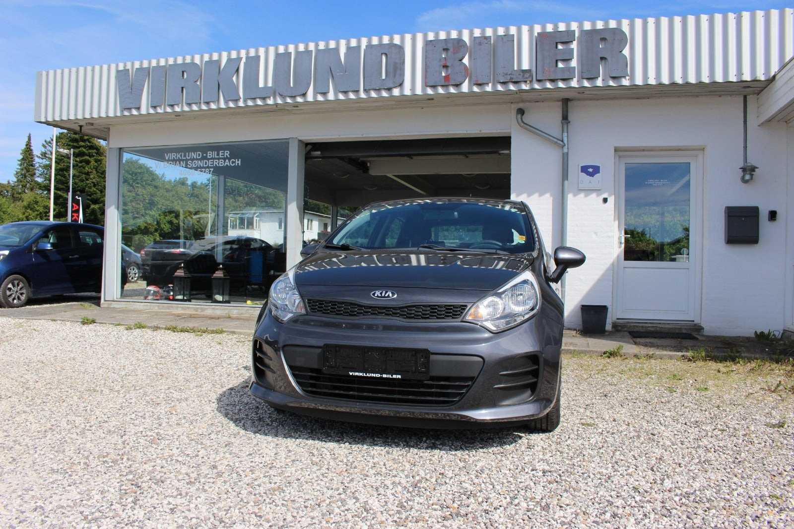 Grå Kia Rio fra 2017