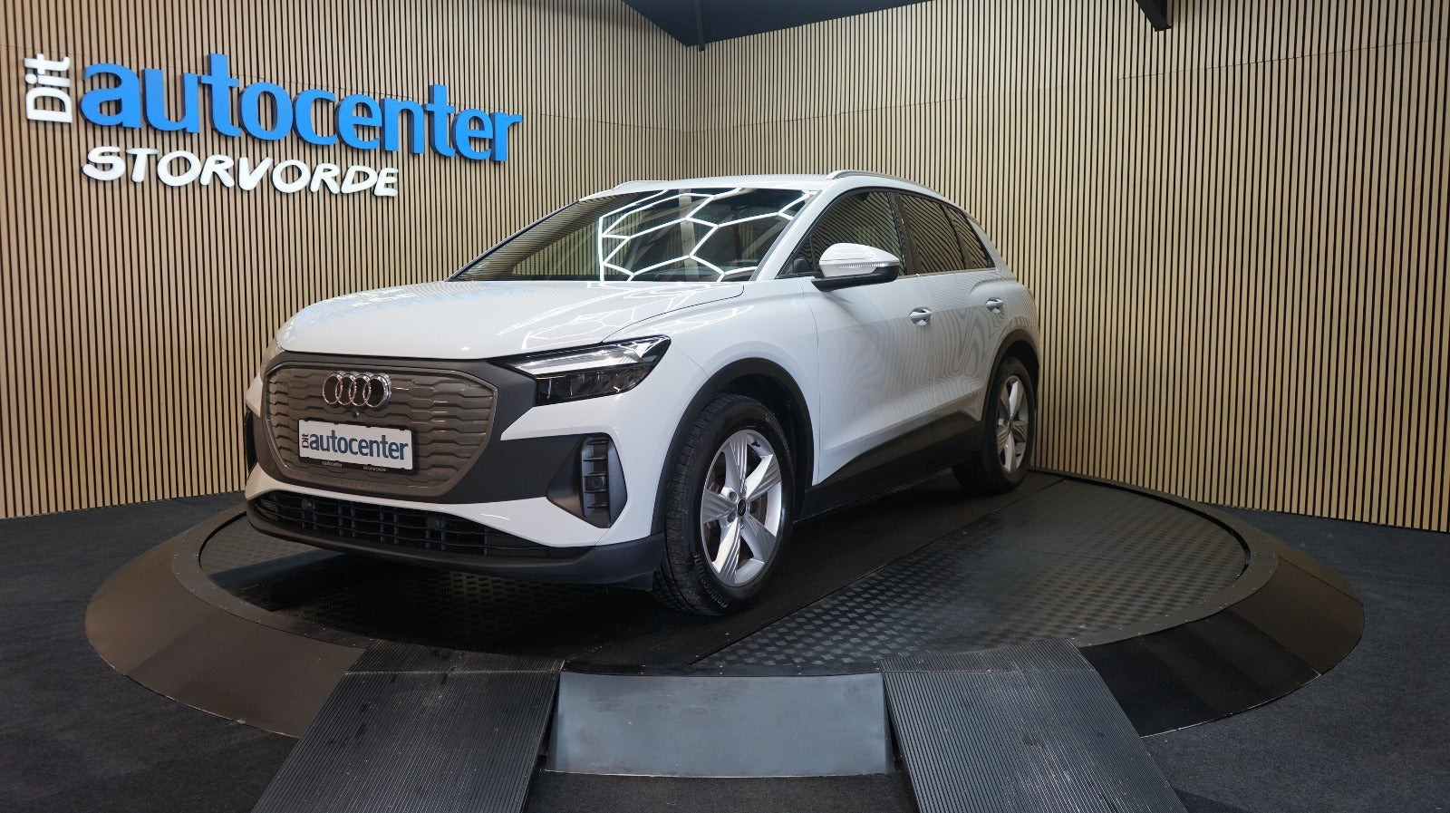 Hvid Audi Q4 e-tron fra 2023