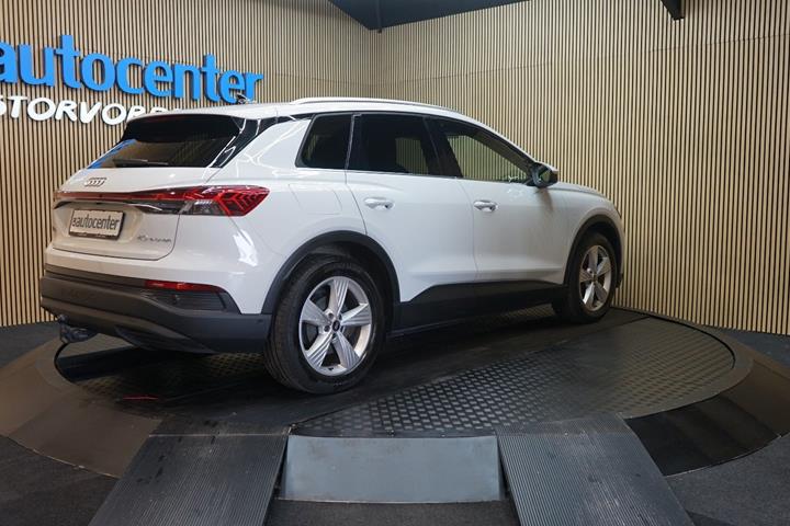 Hvid Audi Q4 e-tron fra 2023