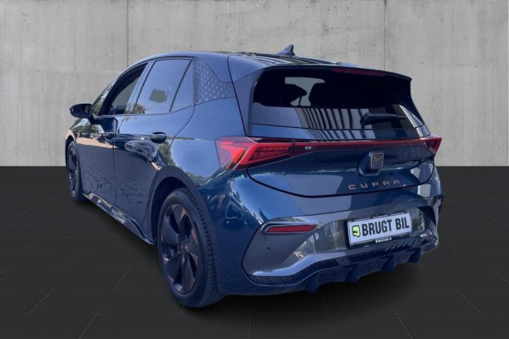 Blå Cupra Born fra 2024