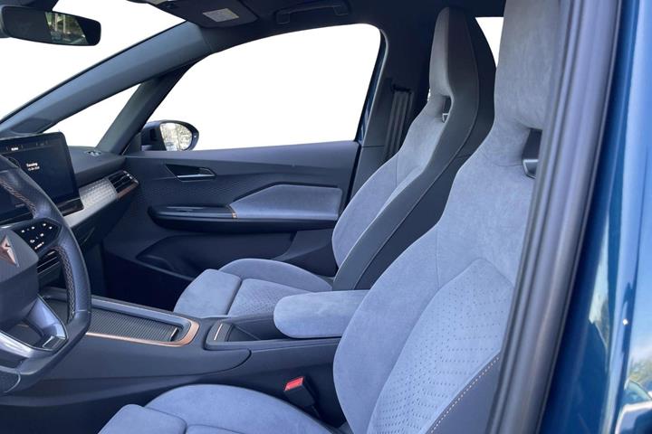 Blå Cupra Born fra 2024