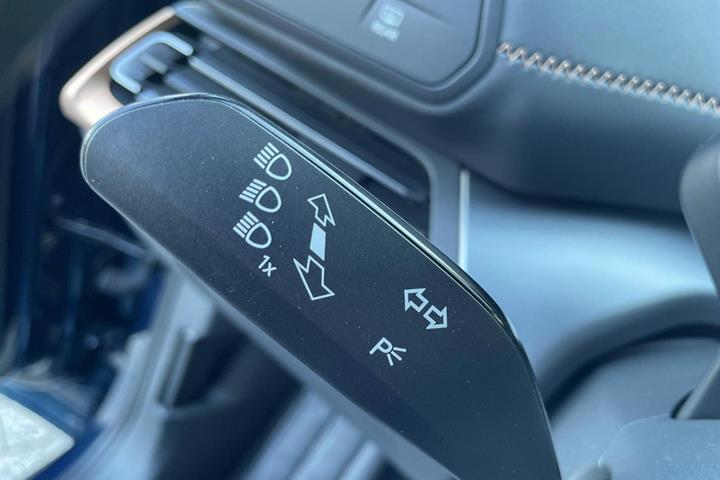Blå Cupra Born fra 2024