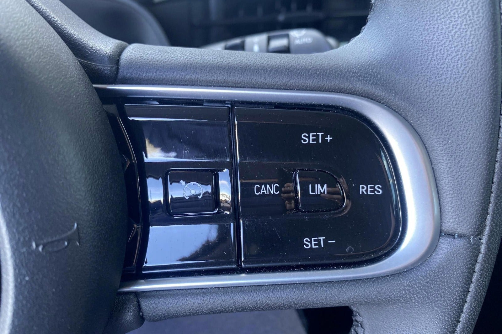Hvid Fiat 500e fra 2023