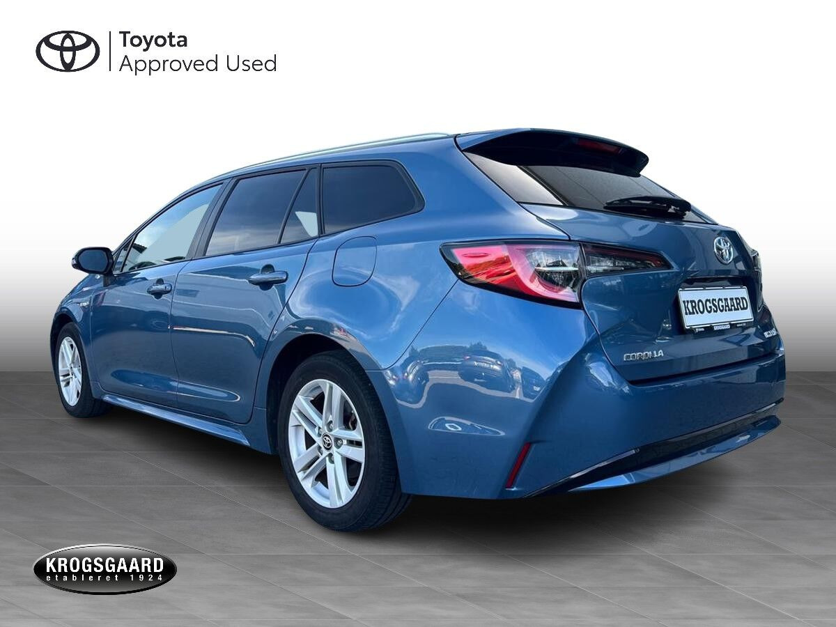 Blå Toyota Corolla fra 2021