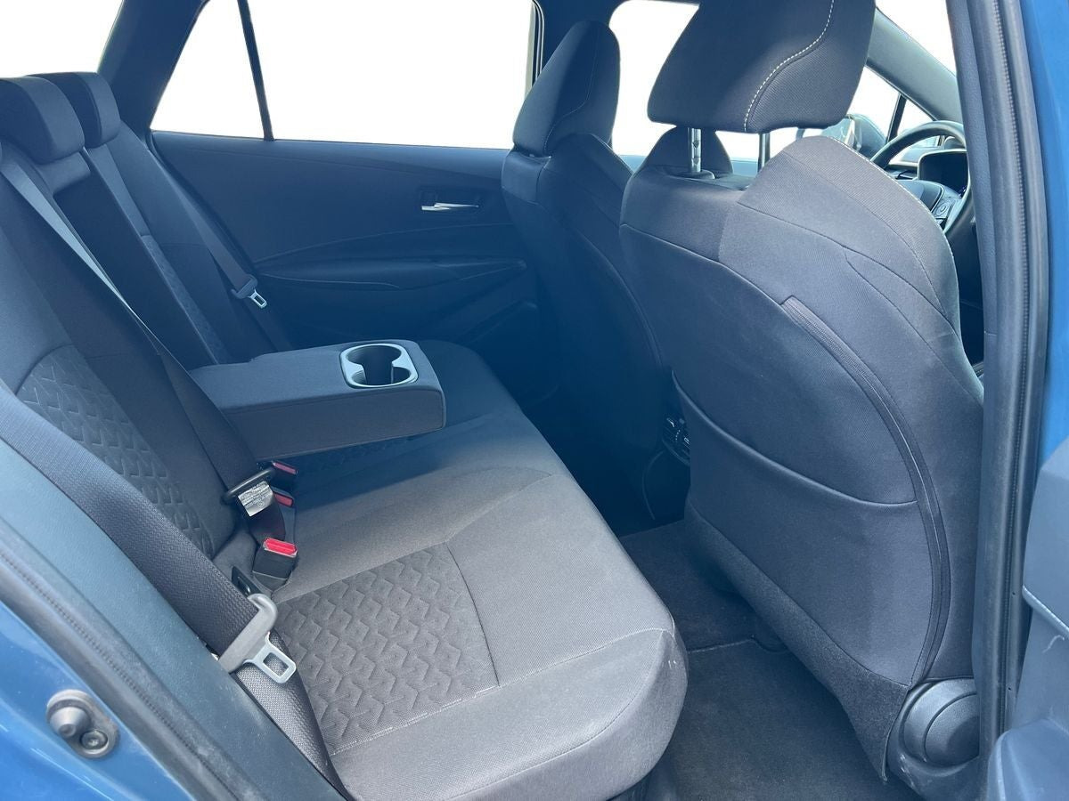 Blå Toyota Corolla fra 2021