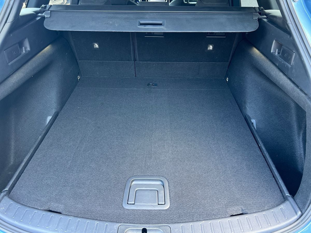 Blå Toyota Corolla fra 2021