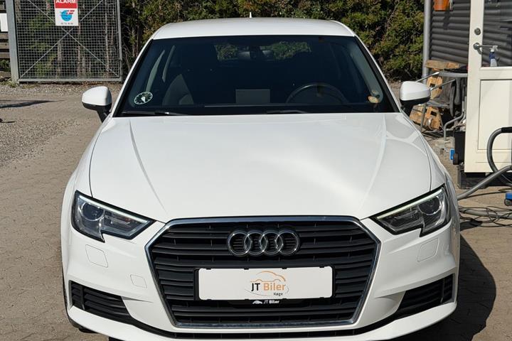 Hvid Audi A3 fra 2018
