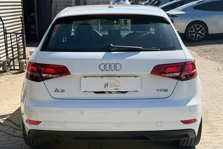 Hvid Audi A3 fra 2018