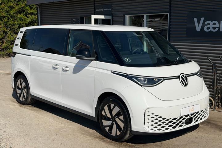 Hvid VW ID.Buzz fra 2026 set udefra