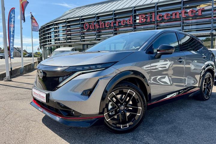 Grå Nissan Ariya fra 2026