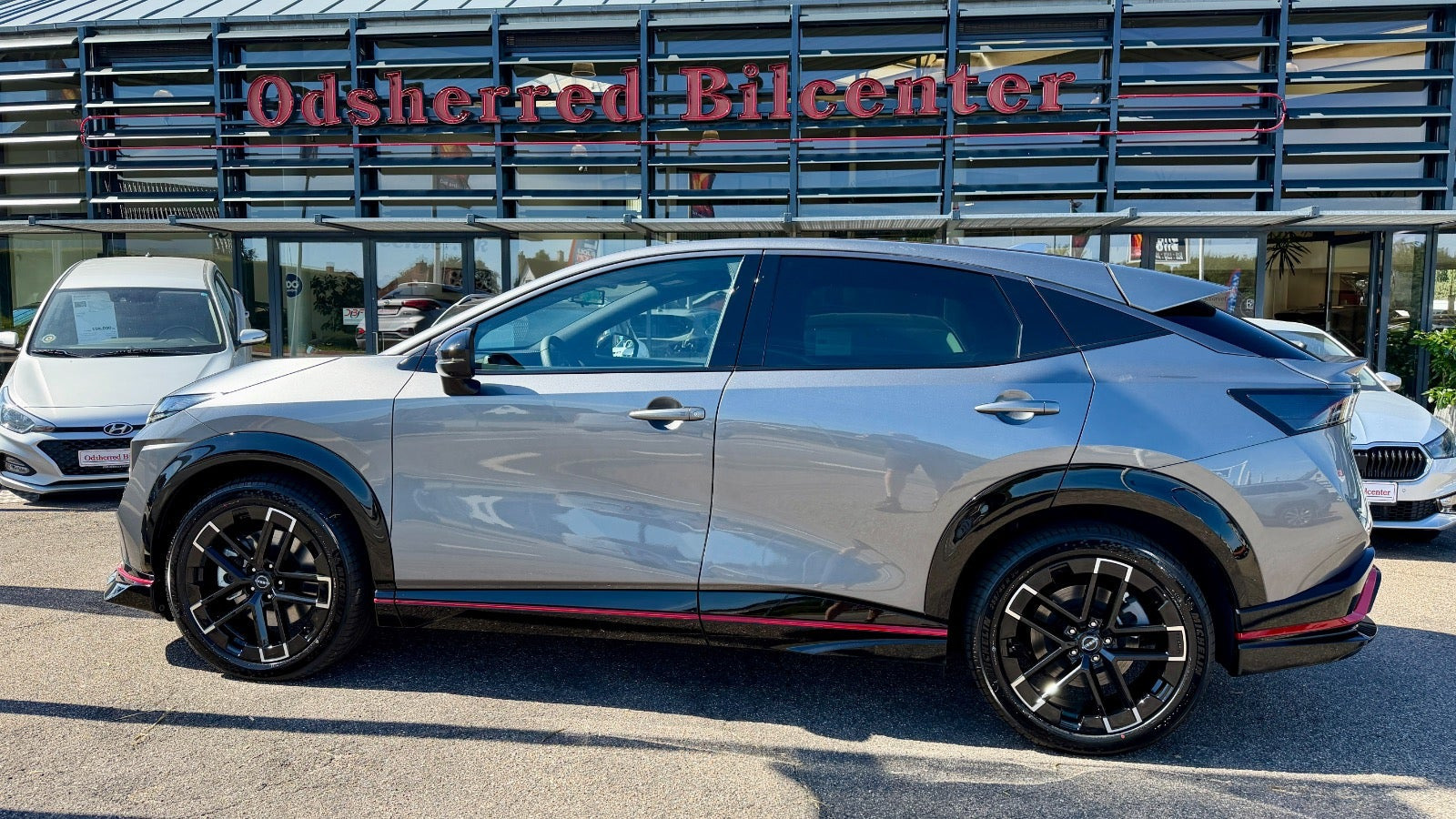 Grå Nissan Ariya fra 2026