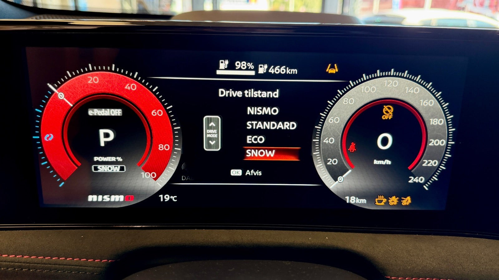 Grå Nissan Ariya fra 2026