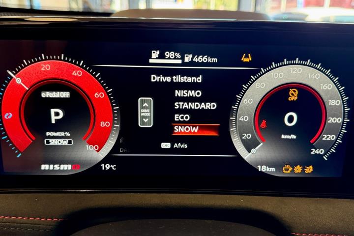 Grå Nissan Ariya fra 2026