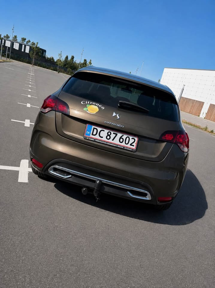 Brun Citroën DS4 fra 2012