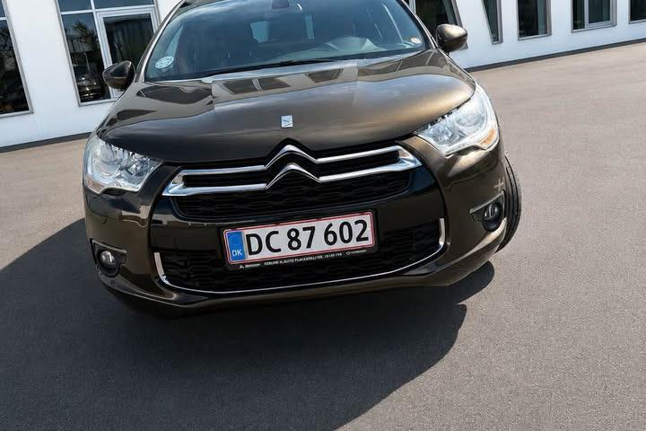 Brun Citroën DS4 fra 2012