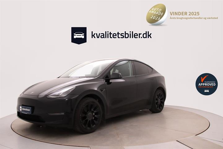 Sort Tesla Model Y fra 2023
