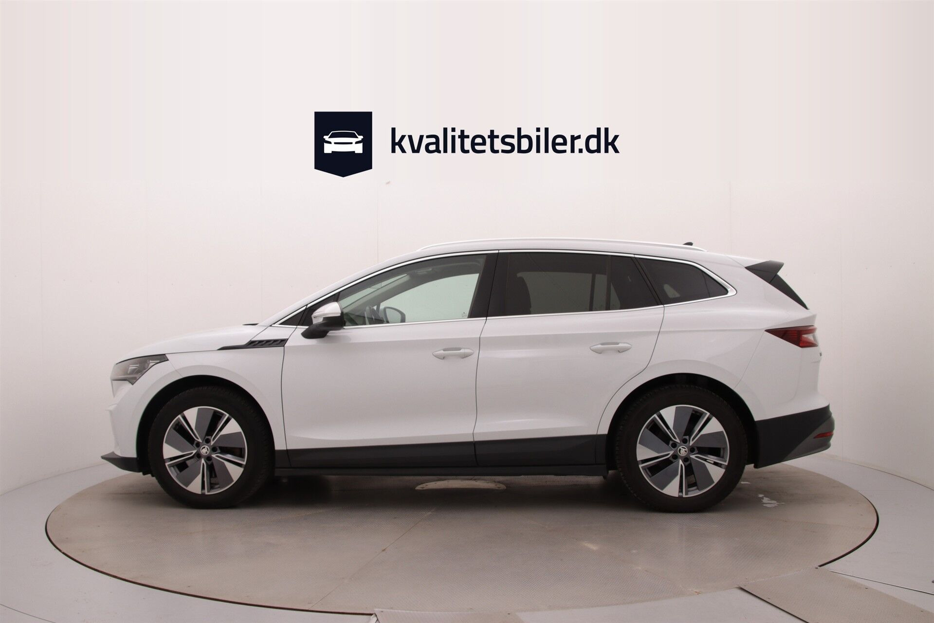 Hvid Skoda Enyaq fra 2021
