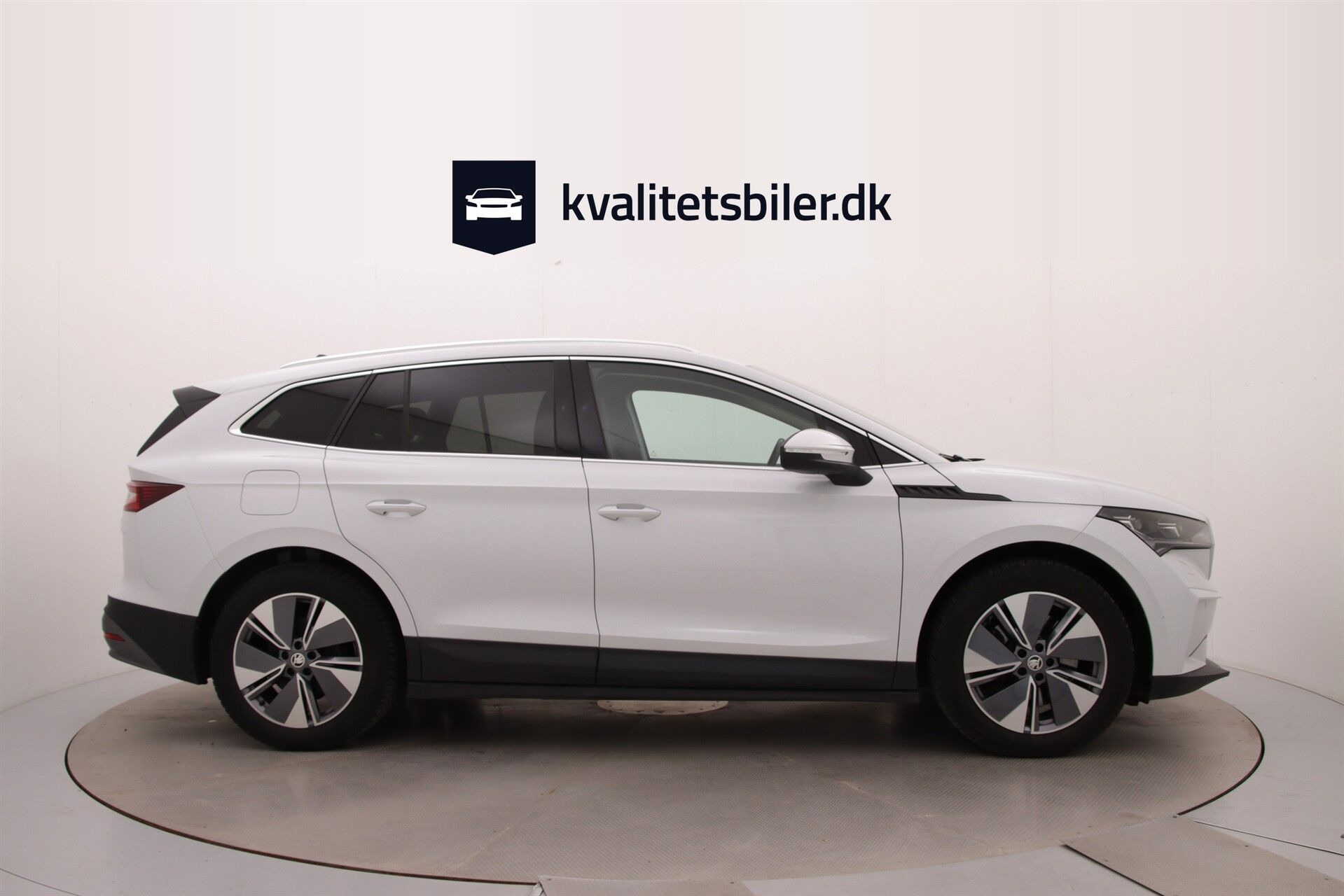 Hvid Skoda Enyaq fra 2021
