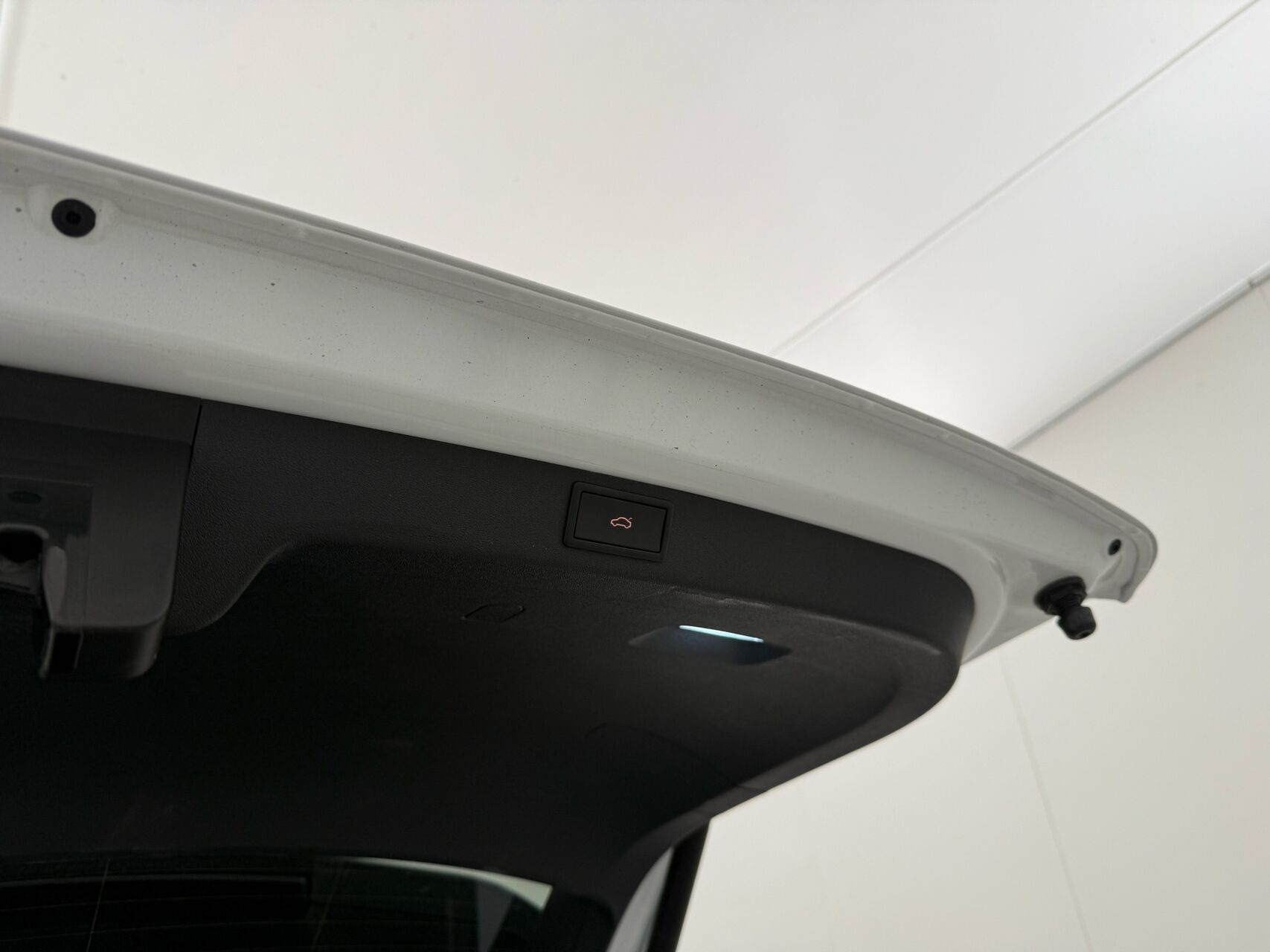 Hvid Skoda Enyaq fra 2021