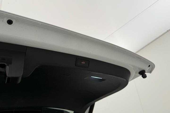 Hvid Skoda Enyaq fra 2021