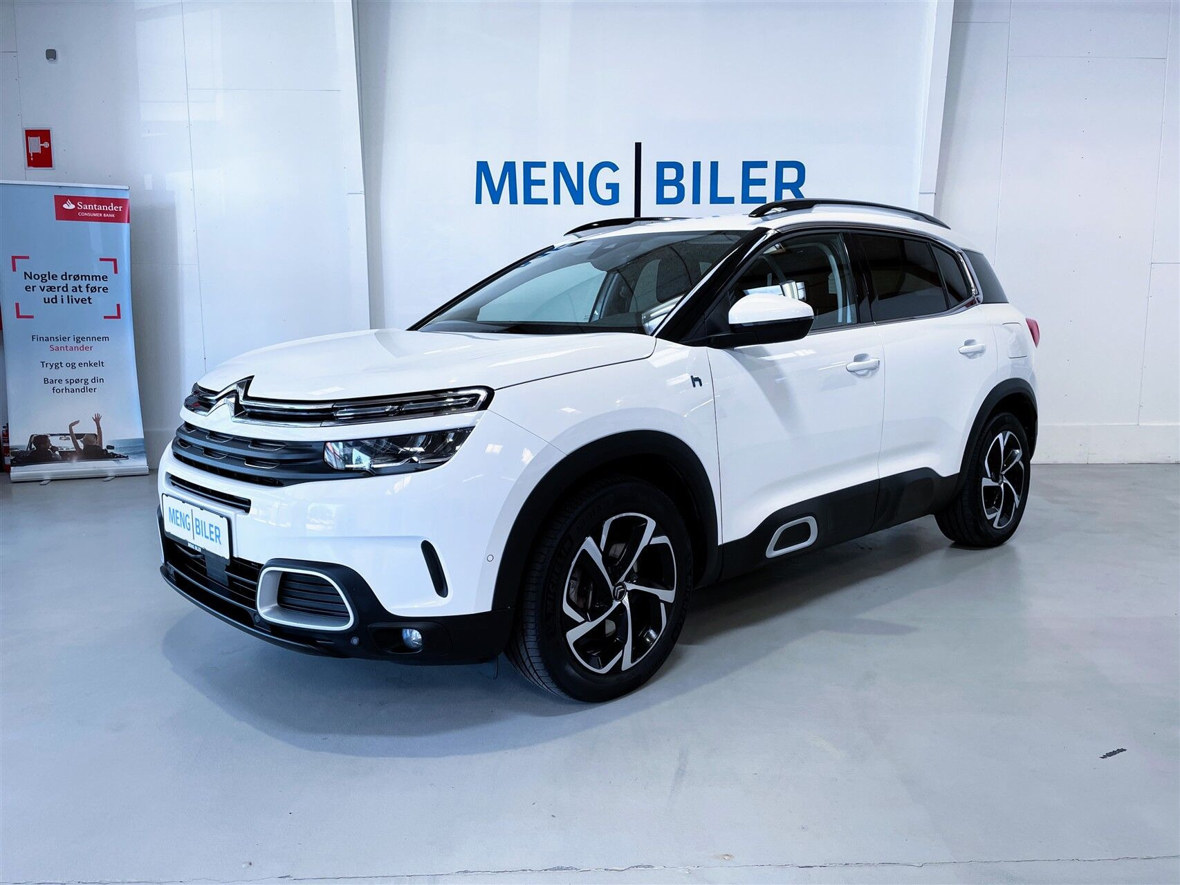 Hvid Citroën C5 Aircross fra 2021 set udefra