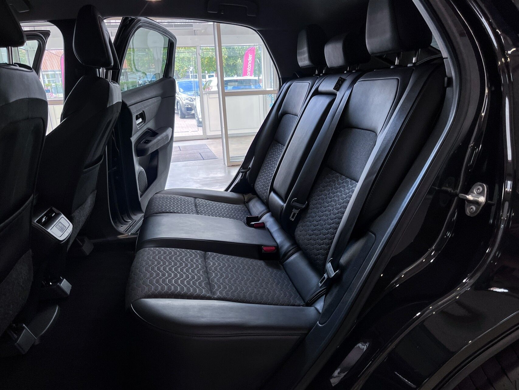 Grøn Nissan Ariya fra 2025