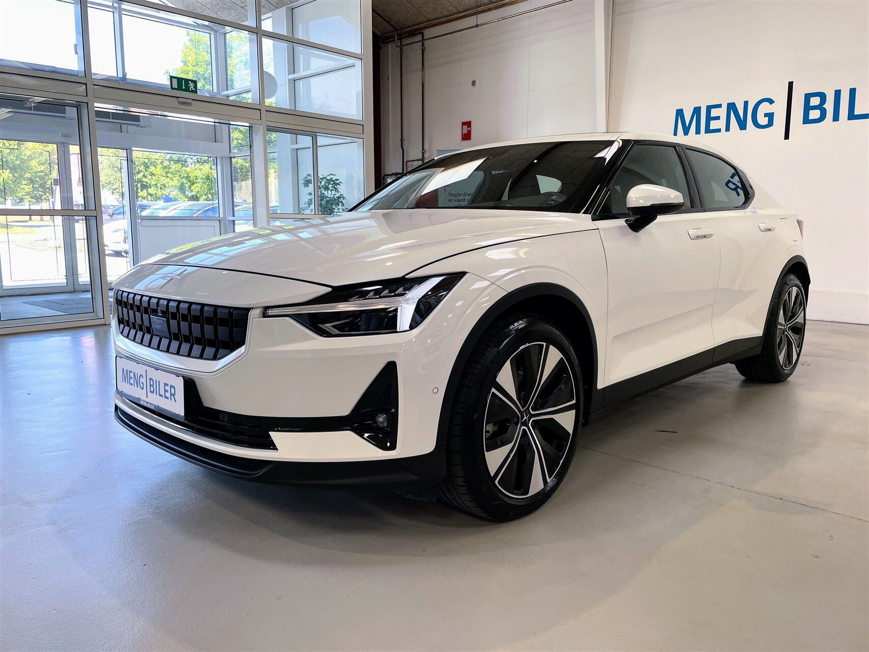 Hvid Polestar 2 fra 2023