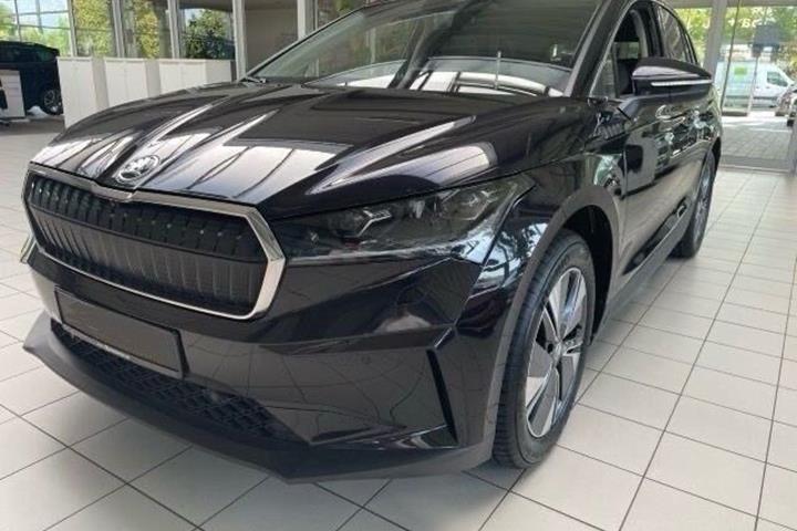 Sort Skoda Enyaq fra 2023