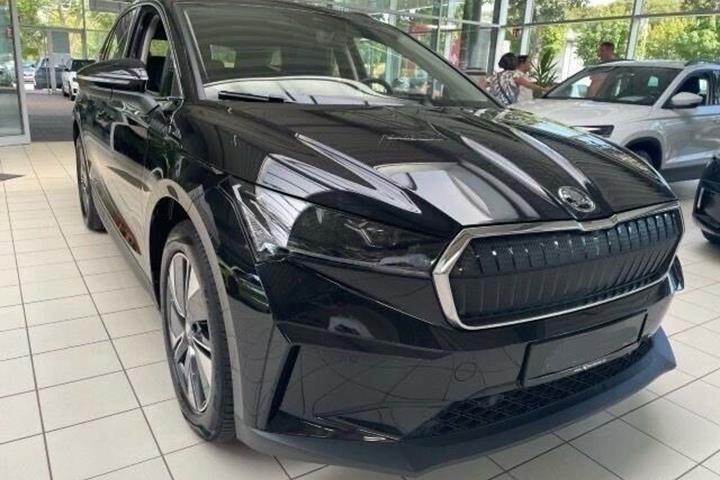 Sort Skoda Enyaq fra 2023