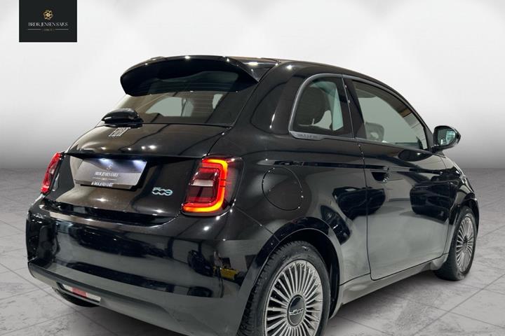 Sort Fiat 500e fra 2023