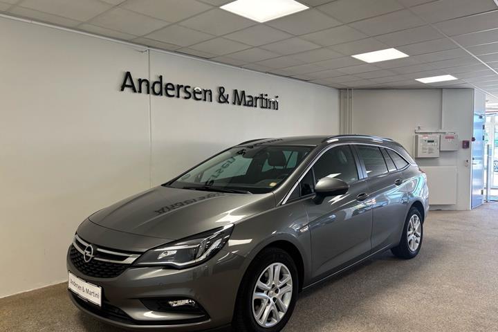 Grå Opel Astra fra 2018