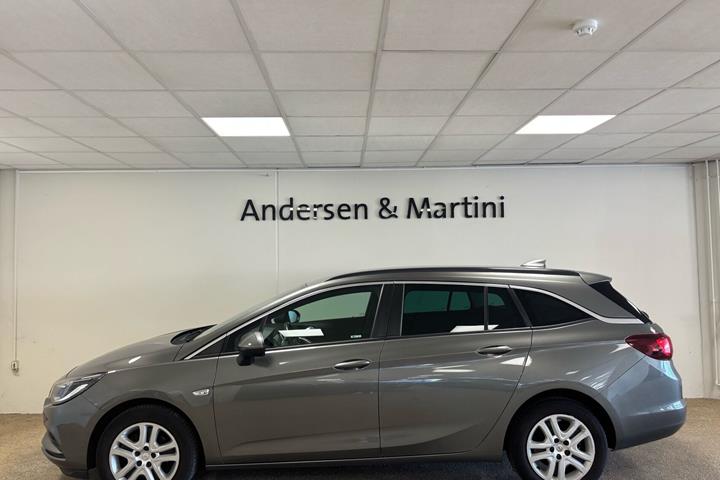 Grå Opel Astra fra 2018