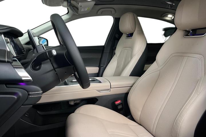 Sort Mazda 6e fra 2026