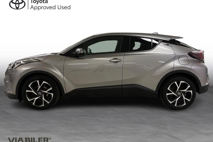 Sølv Toyota C-HR fra 2019