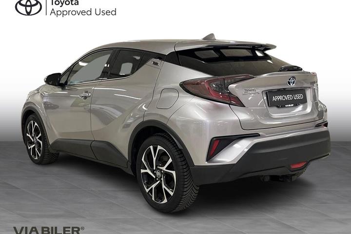 Sølv Toyota C-HR fra 2019