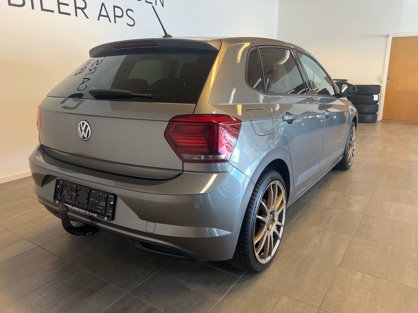 Grå VW Polo fra 2018