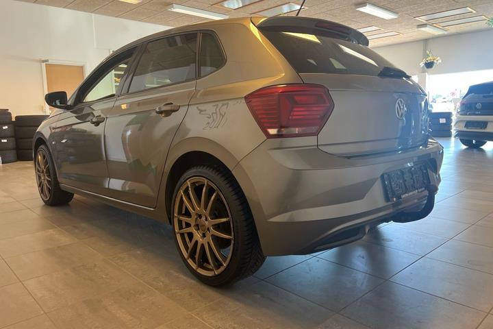 Grå VW Polo fra 2018