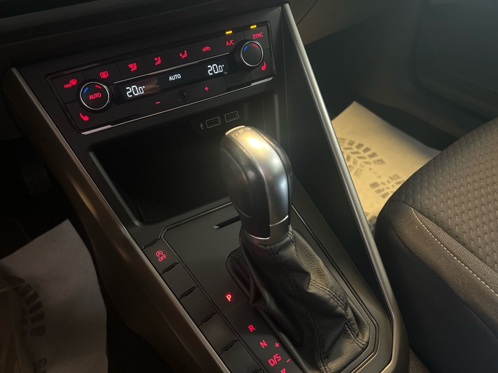Grå VW Polo fra 2018