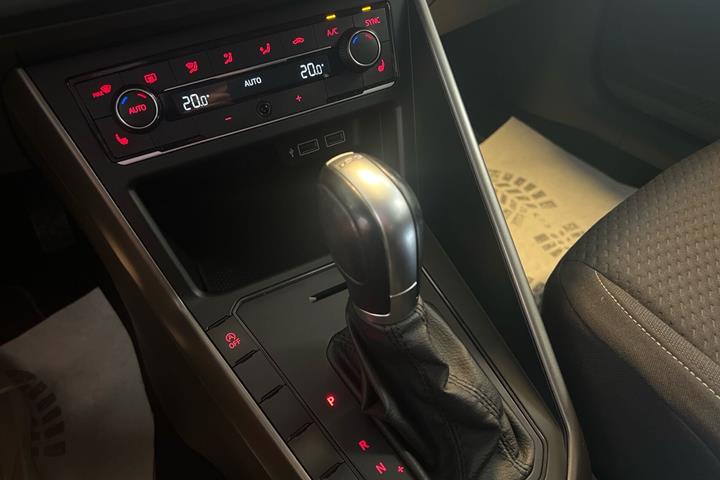 Grå VW Polo fra 2018