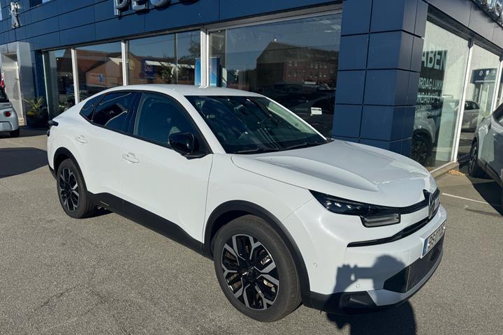 Hvid Citroën ë-C4 X fra 2025