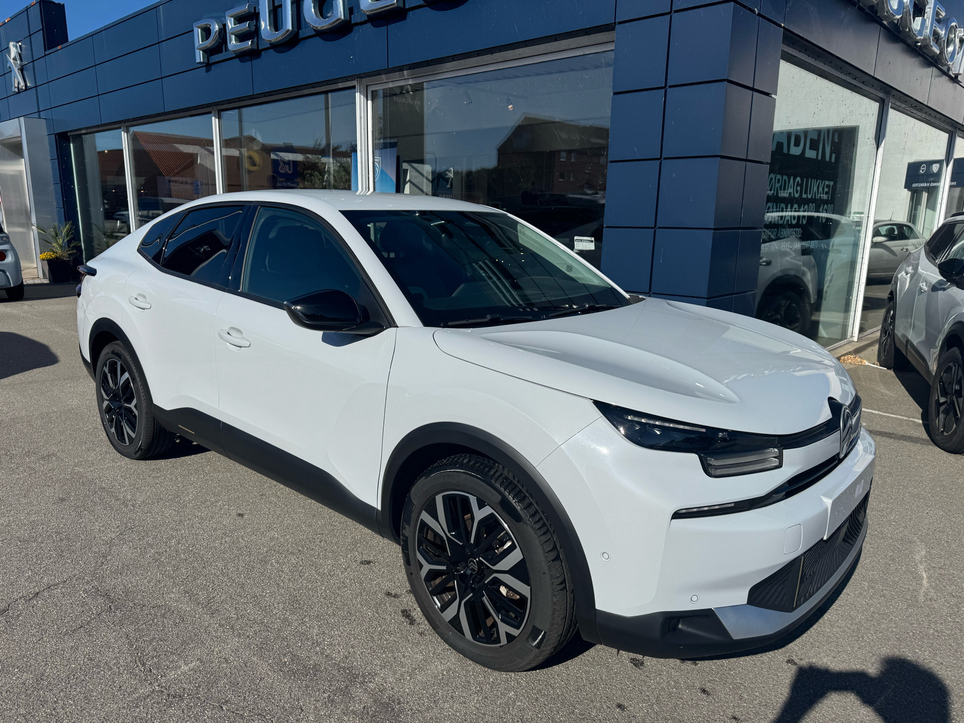 Hvid Citroën ë-C4 X fra 2025