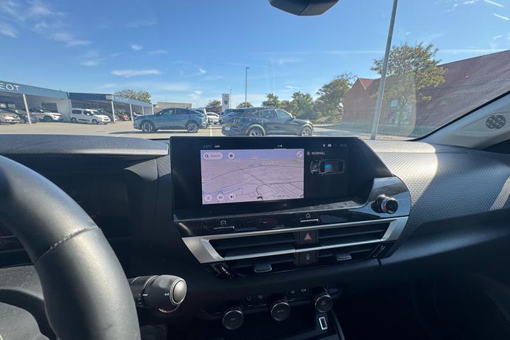 Hvid Citroën ë-C4 X fra 2025