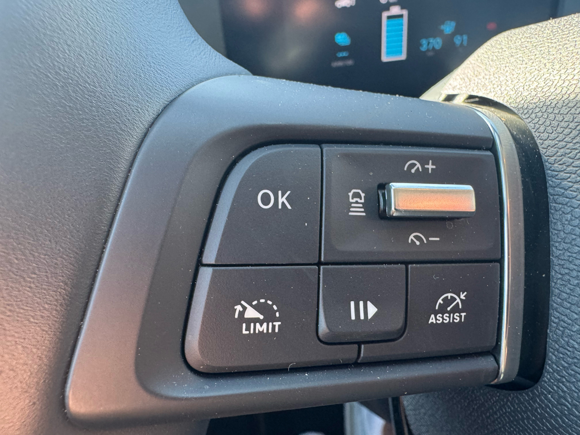 Hvid Citroën ë-C4 X fra 2025