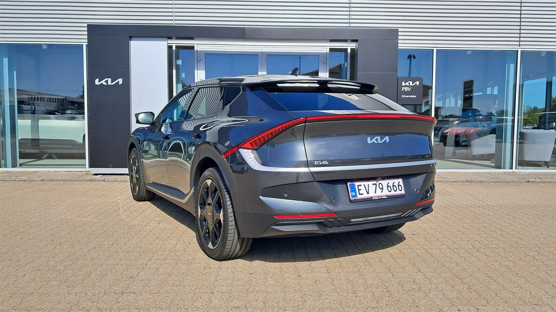 Grå Kia EV6 fra 2026