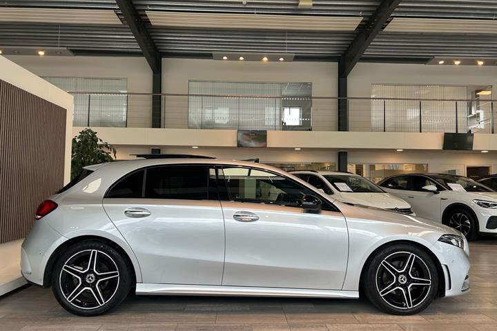 Sølv Mercedes A200 d fra 2022