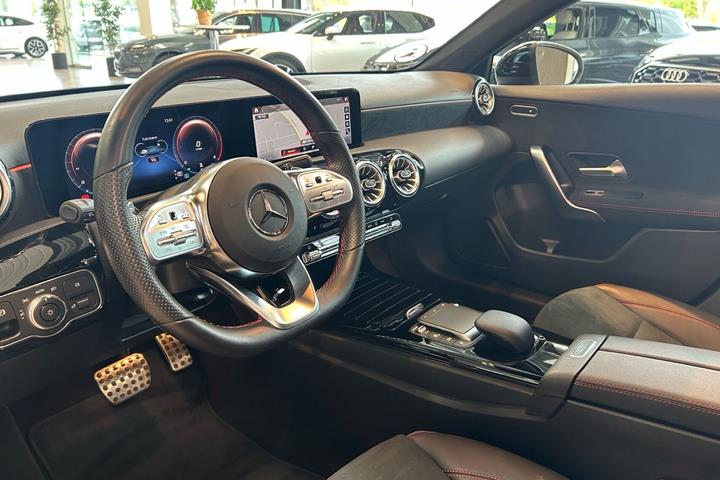 Sølv Mercedes A200 d fra 2022