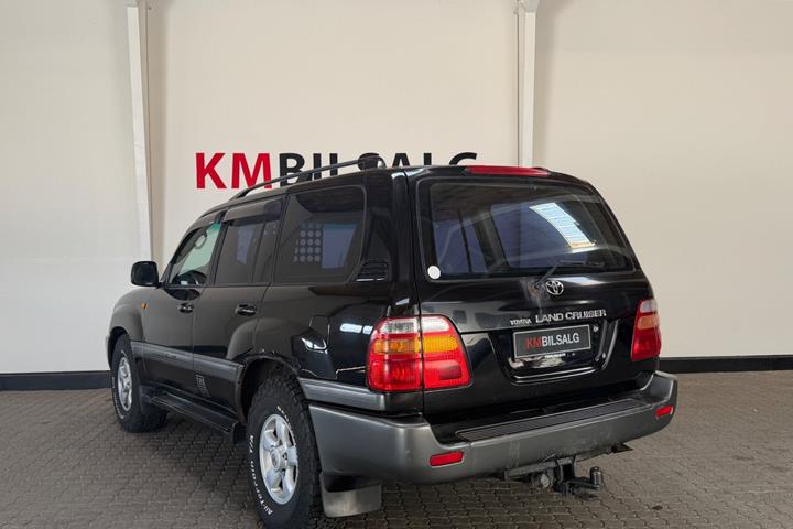 Sort Toyota Land Cruiser fra 2000