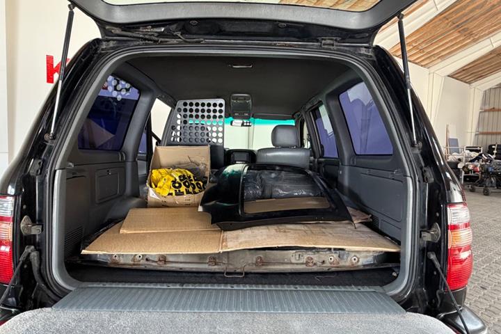 Sort Toyota Land Cruiser fra 2000