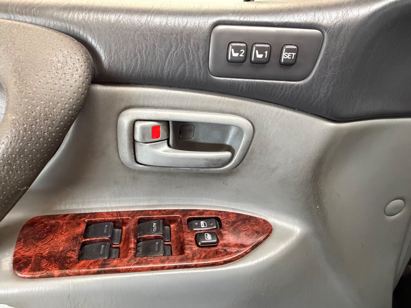 Sort Toyota Land Cruiser fra 2000
