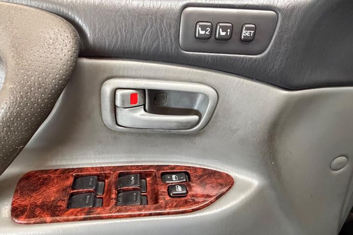 Sort Toyota Land Cruiser fra 2000
